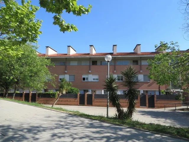 PLAZA DE PARKING C/LA GATOSA CERDANYOLA DEL VALLES — 2