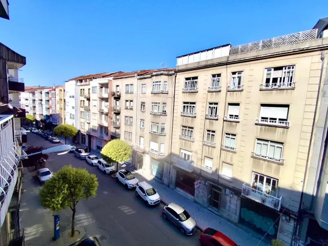 Apartamento en Venta 2 habitaciones y 2 baños - Centro de Orense y campus universitario — 35
