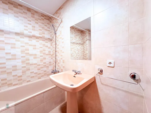 En venta en Valdepasillas, junto a Sinforiano Madroñero — 36