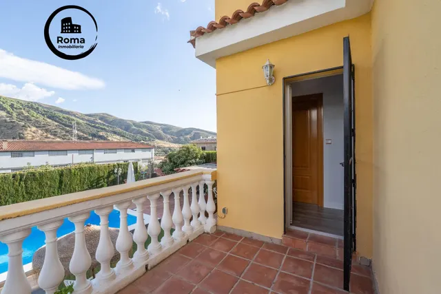CHALET CON PISCINA Y JARDÍN A SOLO 10 MINUTOS DE GRANADA — 39