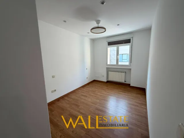Espectacular piso de 3 dormitorios con balcón en pleno centro — 31