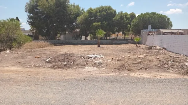 Oportunidad única en Bahía Bella: terreno urbanizable en exc