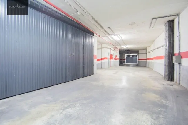 Se vende plaza de aparcamiento cerrada junto Alhamar — 9