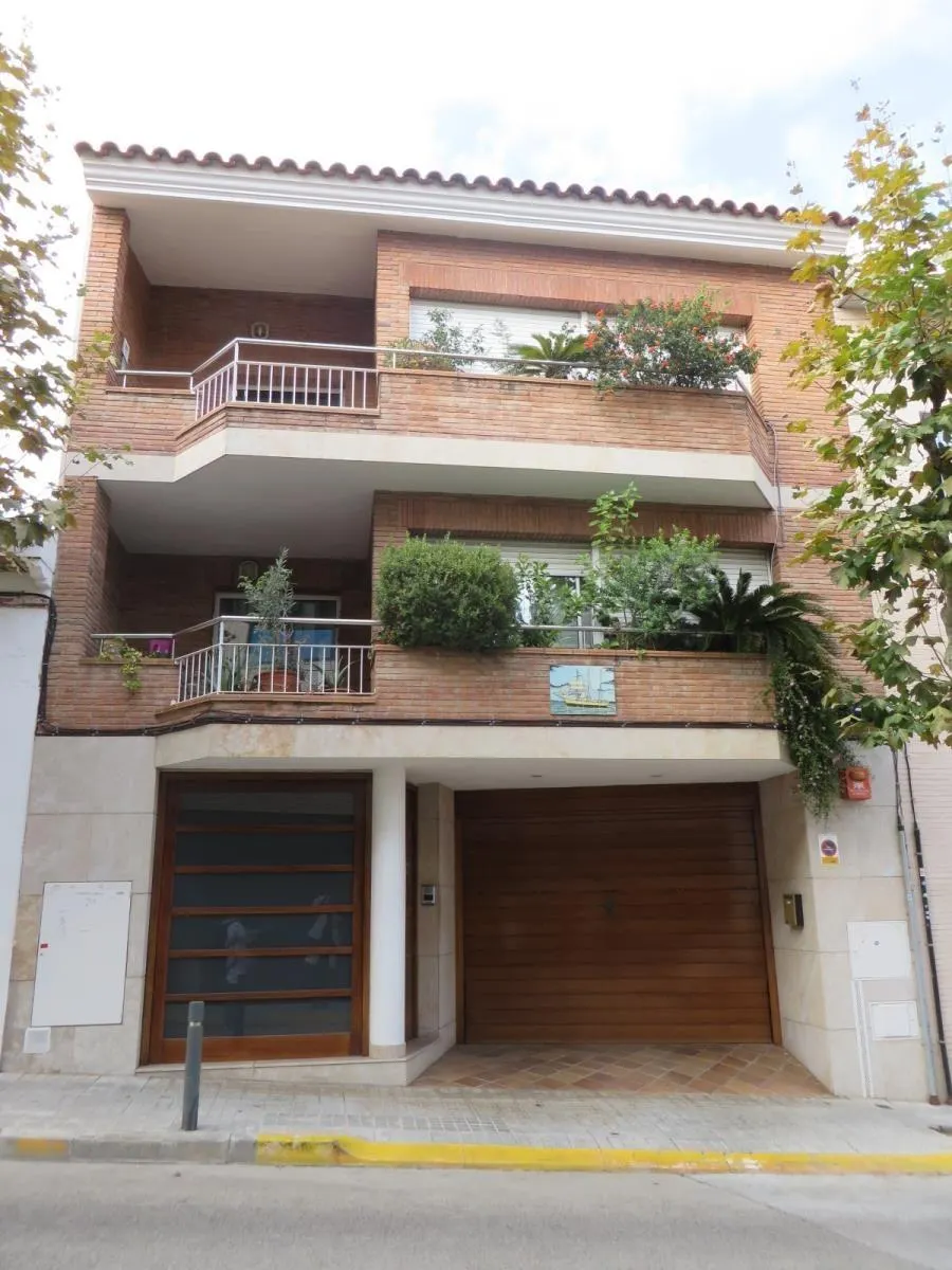 Chalet adosado en venta en El Masnou - ESPECIAL INVERSORES