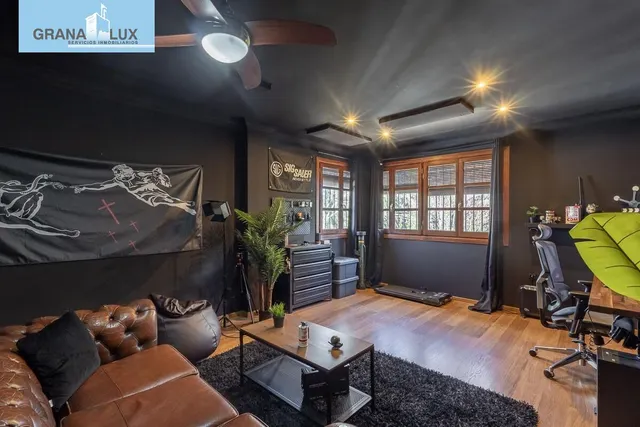INCREÍBLE CHALET INDEPENDIENTE EN ZONA PRIVILEGIADA — 11