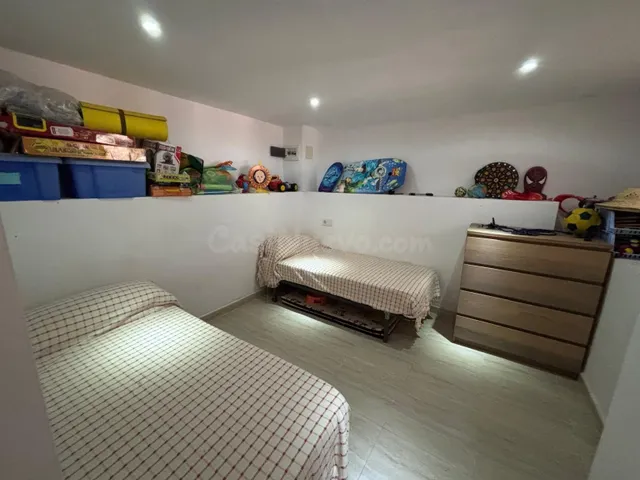 Adosado de 4 dormitorios, 2 baños en Los Altos (Orihuela Costa) con 2 Piscinas, Solárium y Gran Sótano — 9