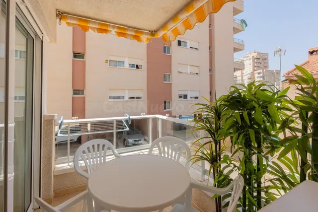 Impecable piso de dos dormitorios con piscina y garaje inclu - foto 3