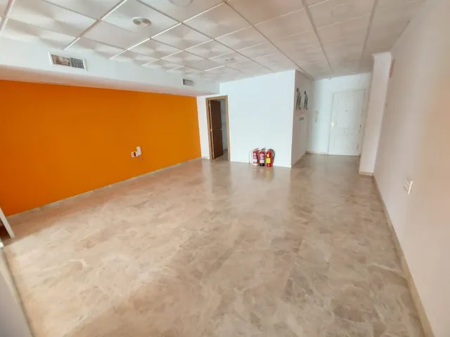 oficina en venta situada en la plaza mayor de El Ejido — 11