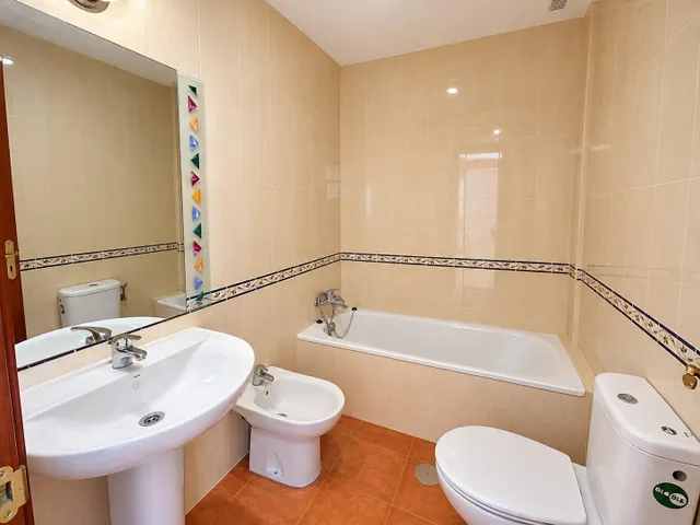 Piso 4 habitaciones 136m² en venta - Arco norte - Avda España — 14