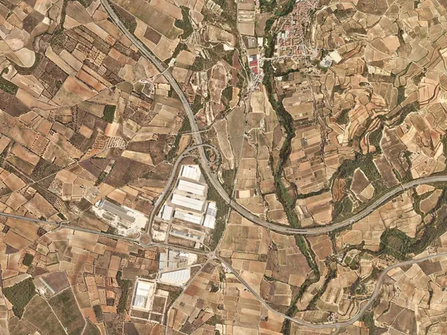 Suelo industrial urbanizado con fachada a la C-51 · 19.255 m2 en Vila-rodona — 11