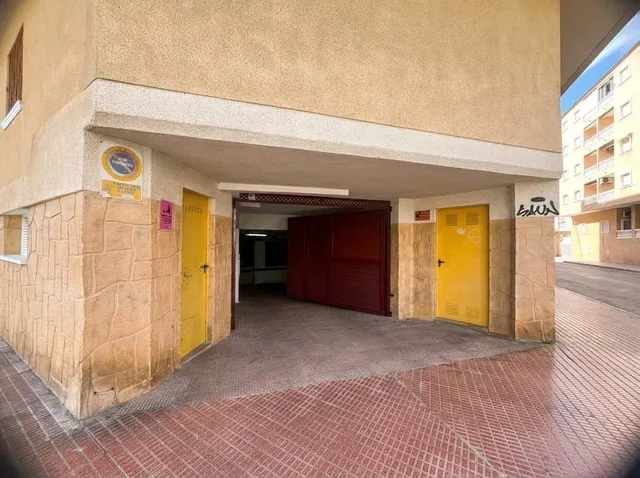 Piso en venta en Guardamar del Segura con plaza de garaje y dos terrazas — 41
