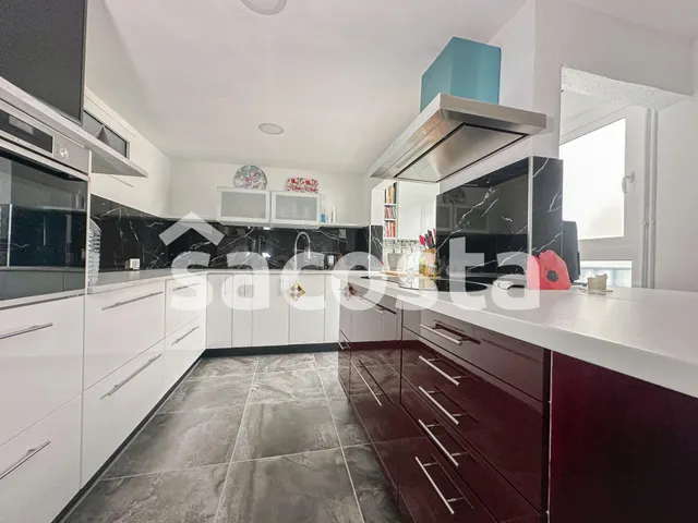 Amplio piso en Els Pavos, Blanes – Espacio y comodidad en un - foto 4