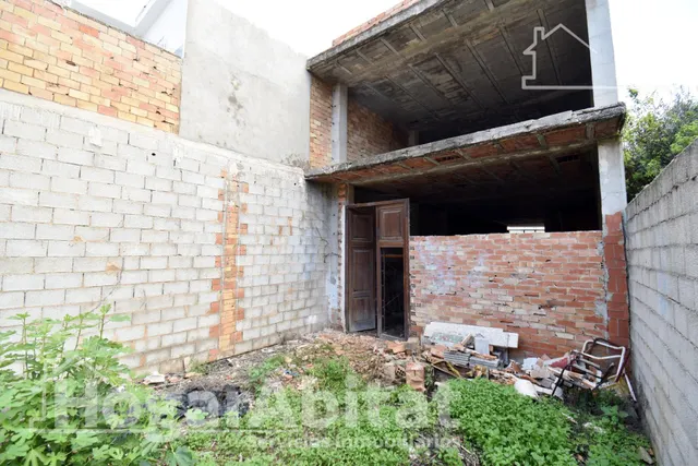 Gran patio privado y proyecto para diseñar tu casa unifamiliar en el centro urbano — 32