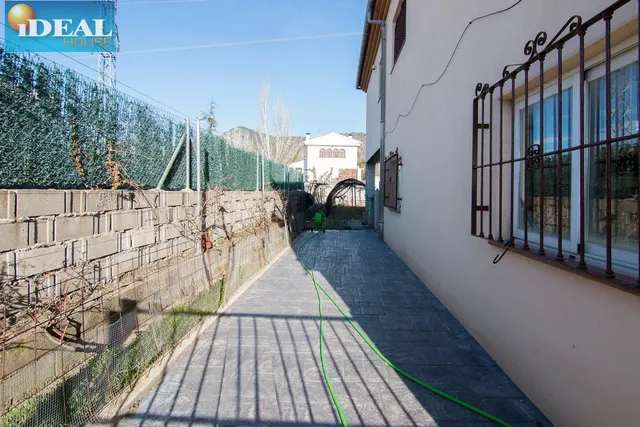 A6515D7. Huétor Santillan. www.idealhouse.es — 29