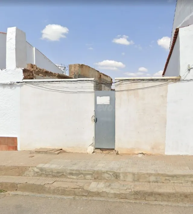 CASABANCO VENDE SUELO URBANO EN  RETAMAL  DE LLERENA. — 2