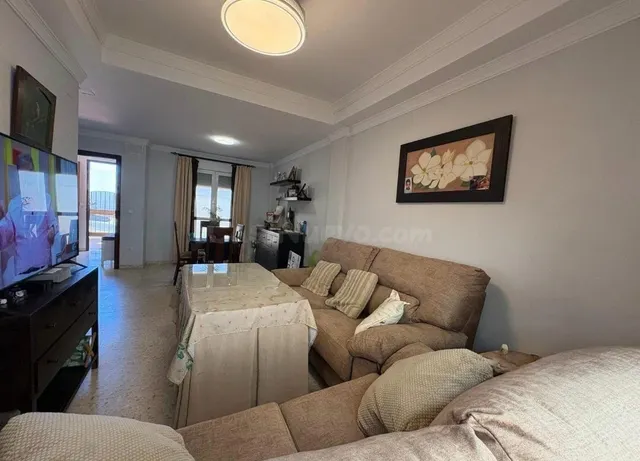 Amplia y Luminosa Vivienda con Atico en Ubicación Privilegiada Calle Vilches! — 7