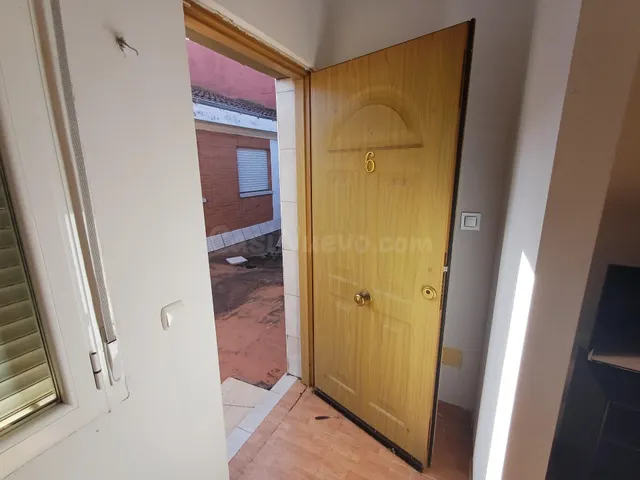 Apartamento reformado y amueblado en venta a 2 minutos de la - foto 3