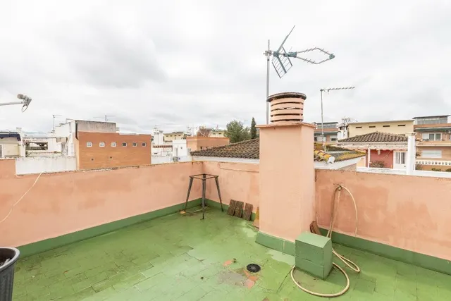 En venta casa adosada con garaje en residencial con piscina junto estación de autobuses — 25