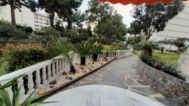 ESPECTACULAR APARTAMENTO REFORMADO — 43