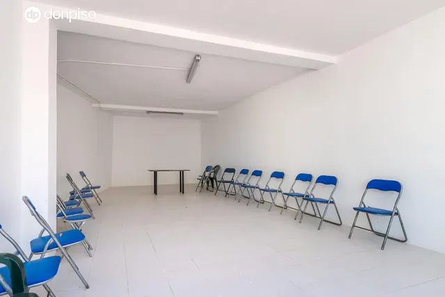 ADOSADA EN URBANIZACIÓN EN HUETOR VEGA — 38