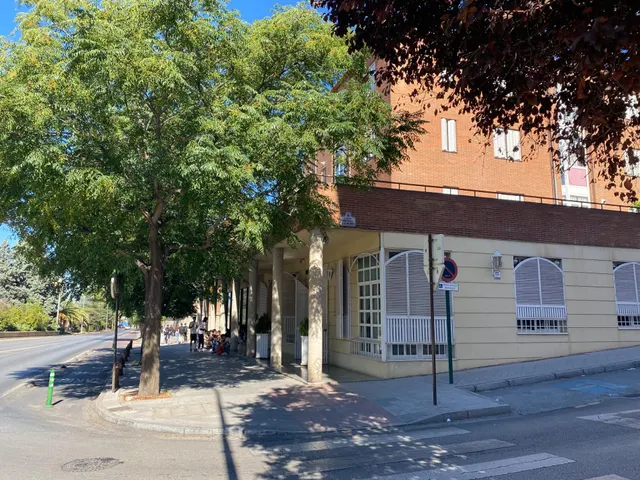 Clínica con licencia sanitaria en Avenida de Andalucía, RESIDENCIAL LAS ADORATRICES — 50