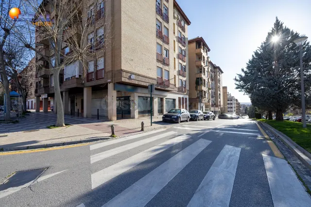 OPORTUNIDAD: Local comercial con máxima exposición. - foto 2