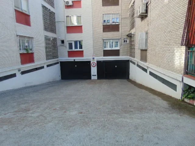PLAZA DE GARAJE EN ALAMEDA DE OSUNA — 5