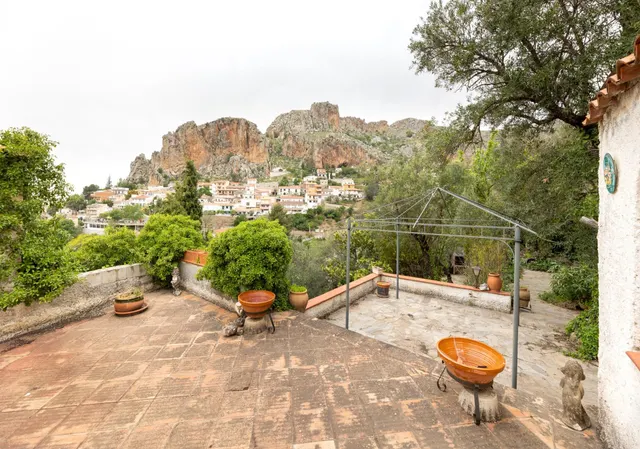Chalet con gran parcela en Cogollos — 6