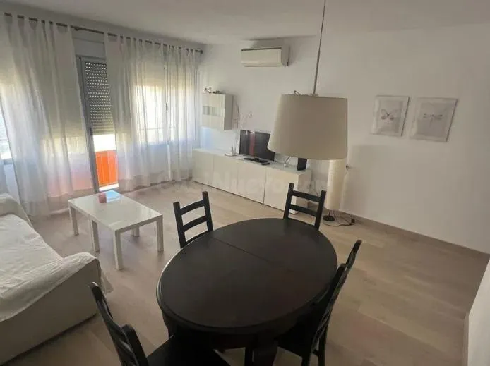 Alquiler de excelente vivienda zona centro de Alicante de 4 dormitorios