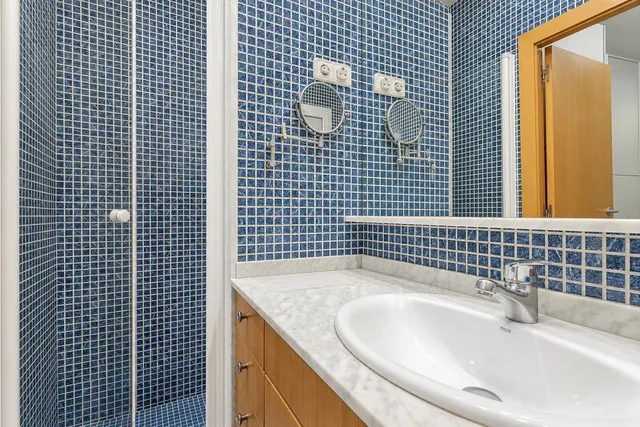 Piso con encanto y dos balcones en calle sardenya, junto a la sagrada família — 17