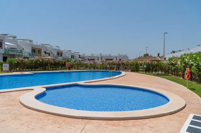 RESIDENCIAL DE OBRA NUEVA DE BUNGALOWS EN VISTABELLA - foto 2