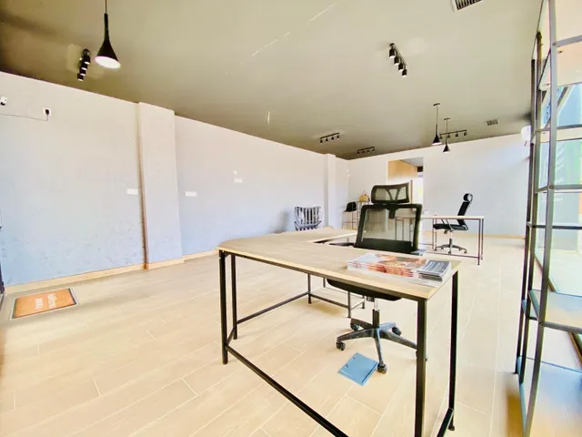Local comercial 81m² en venta - Villamartín-Las Filipinas — 29
