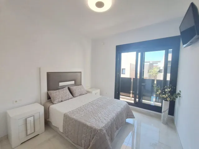 Villa con tres dormitorios en la zona de Lomas de Cabo Roig — 14