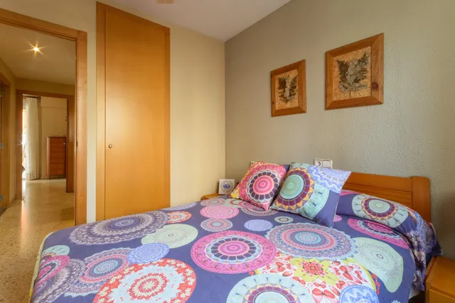 APARTAMENTO REFORMADO CON TERRAZA, PISCINA Y PARKING A 150 METROS DE LA PLAYA DE GANDIA — 26