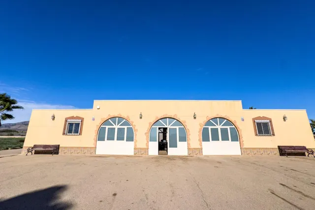 Espectacular finca rústica vallada con viviendas, salón de eventos y piscina en Fuente Álamo — 4