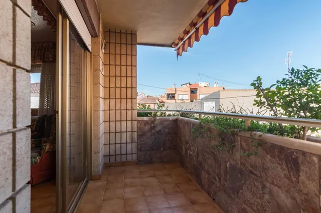Amplio Piso en Aljucer, Murcia - Espacio y Comodidad