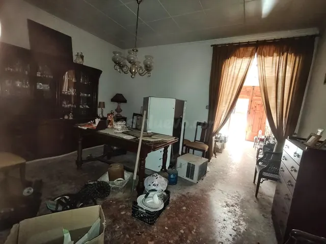 Oportunidad de Inversión en Albal: Casa para Reformar a la V - foto 3