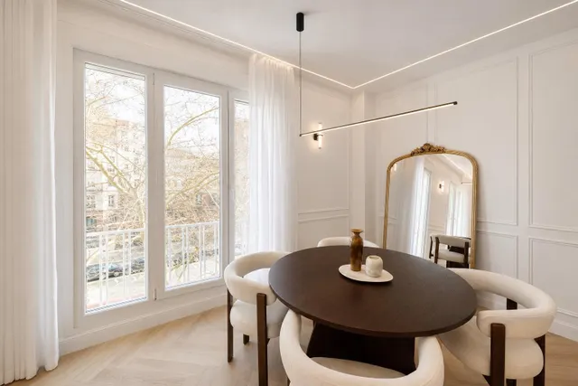 VIVIENDA DE LUJO CON DISEÑO EXCLUSIVO Y BALCONES EN LISTA — 6