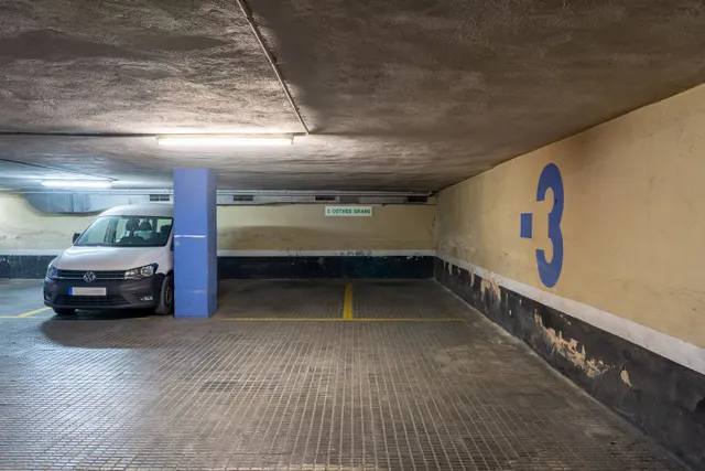 Parking 9m² en alquiler - Casc Antic — 16