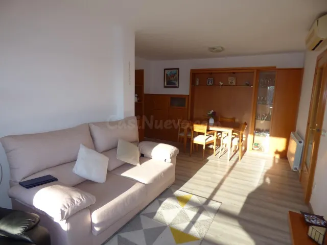 Amplio y Luminoso Ático en Malgrat de Mar con Terraza Privad