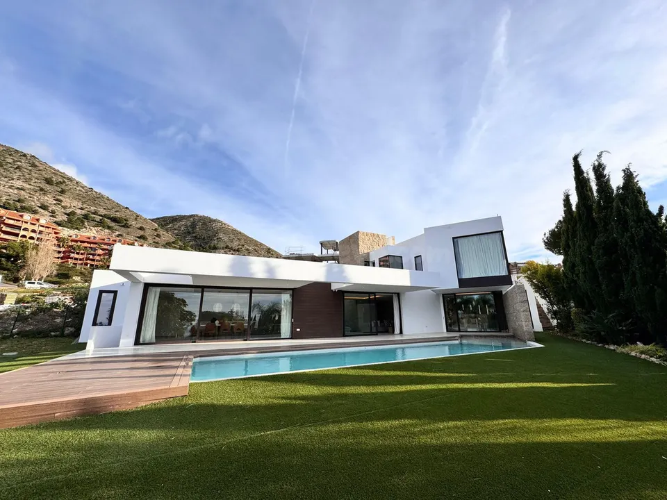 Chalet 3 habitaciones 435m² en venta - Arroyo de la Miel