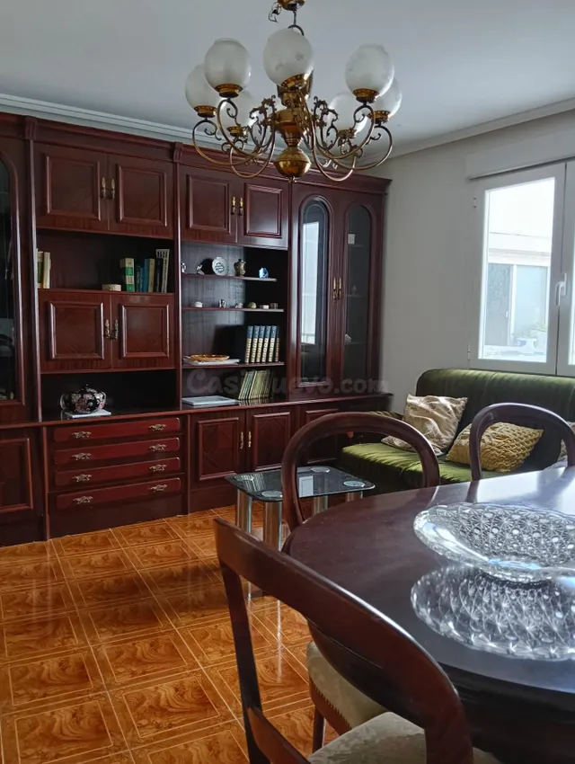 Amplio piso en venta en la Gran Vía de Logroño por €190,000