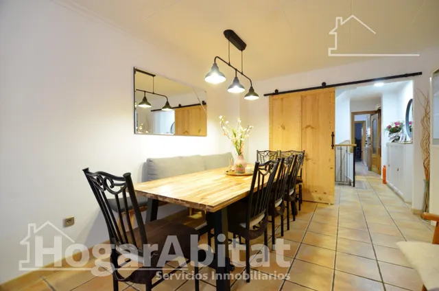 AMPLIA CASA CON TERRAZA Y GARAJE CERCA DE LA PLAYA - foto 4