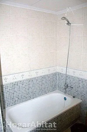 MUY ACOGEDOR, EN RESIDENCIAL CON TERRAZA, PISCINA Y GARAJE — 18