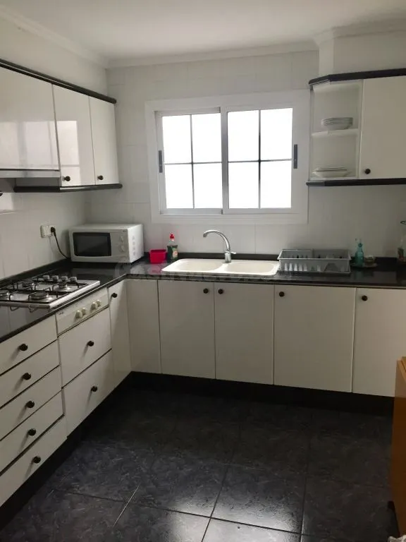 PISO PARA ESTUDIANTES, AMPLIO, DE 4 habitaciones, 2 BAÑOS, A - foto 4