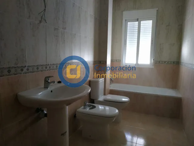 Piso con tres dormitorios y garaje en Puerto Lumbreras — 7