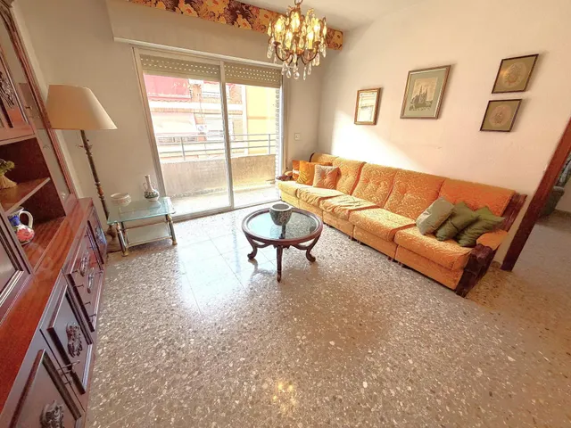 Vivienda de cuatro dormitorios en el centro de Alicante - foto 4