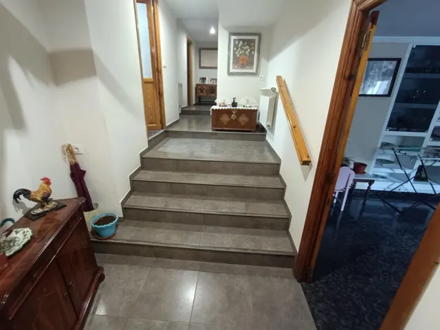 Estupenda casa con patio, terraza y amplia cochera — 10