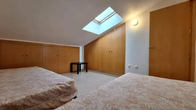 Ático duplex de 2 dormitorios y plaza de garaje en La Alberca. — 17