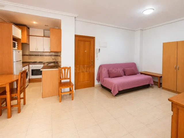 Estudio en venta en Torrevieja, a 700 m de la Playa del Cura - foto 5